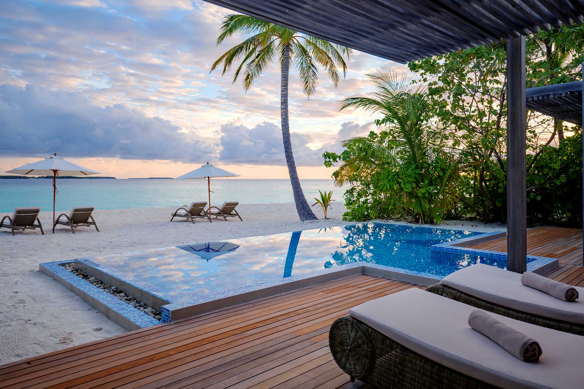Pool Sunset Beach Villa Baglioni Resort Maldives